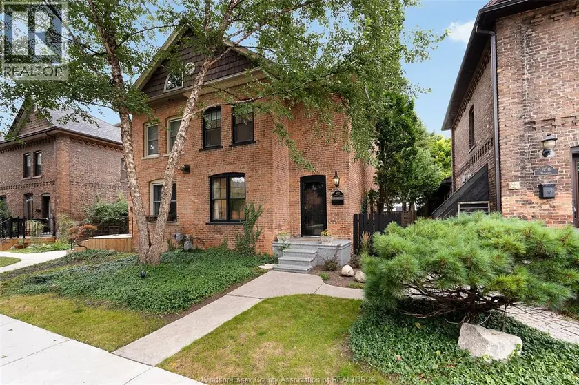 Townhouse at 852 MONMOUTH, Windsor