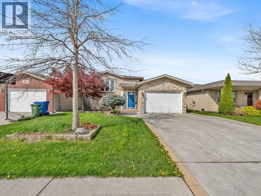 Detached at 2115 EVERTS, Windsor