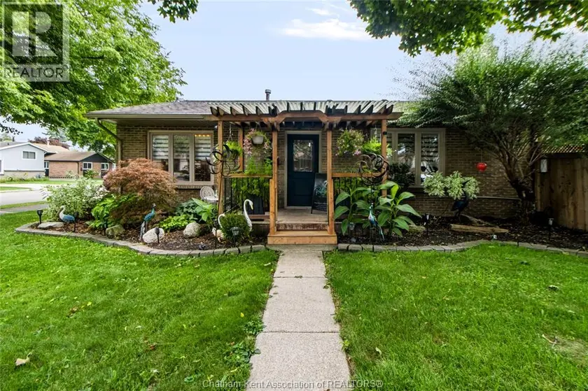 Detached at 26 EARL DRIVE, Chatham