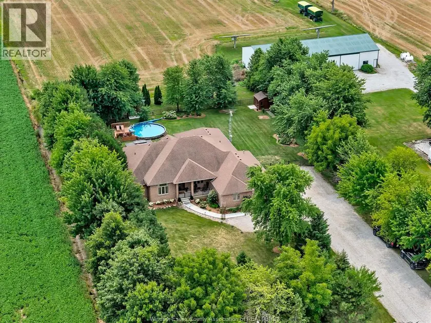 Detached at 2207 SOUTH MIDDLE ROAD, Lakeshore