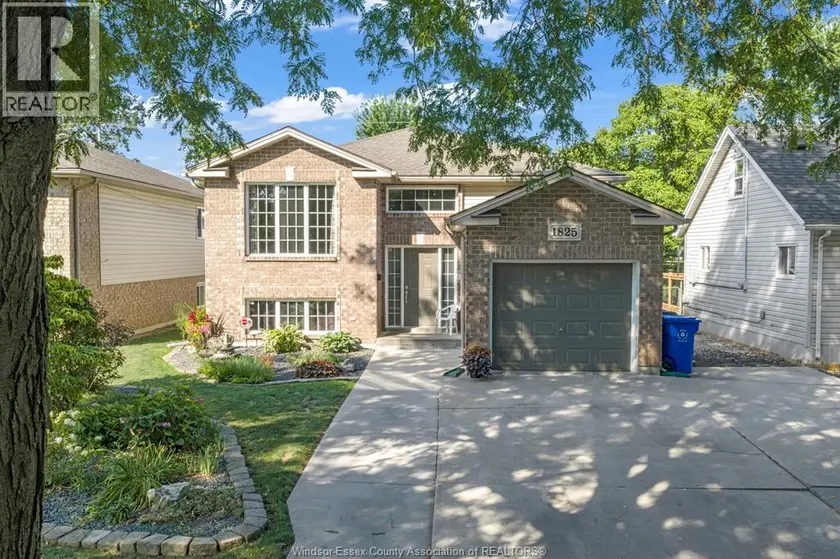 Detached at 1825 WESTMINSTER, Windsor
