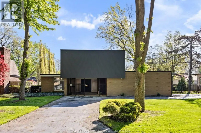 Detached at 3760 VICTORIA BOULEVARD, Windsor