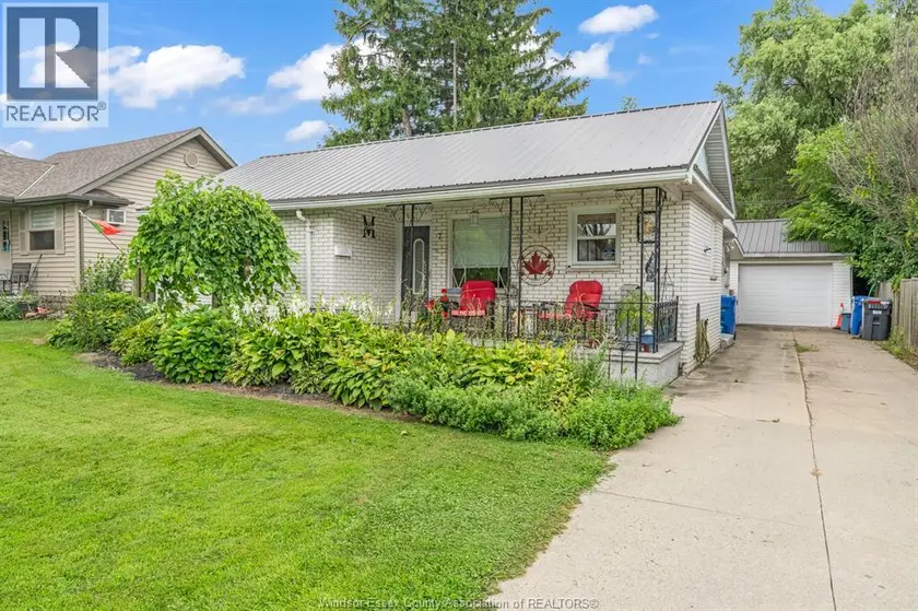 Detached at 7 CHURCHILL AVENUE, Leamington
