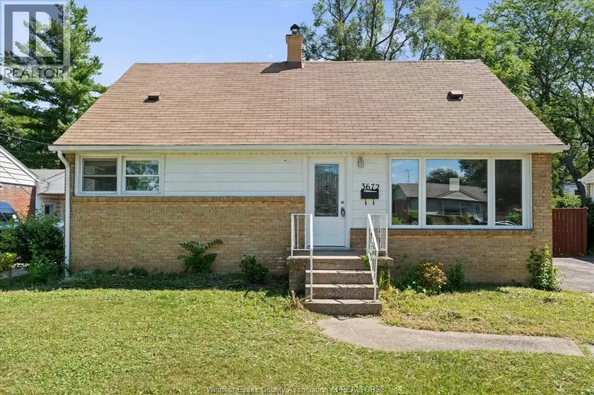 Detached at 3672 MORRIS DRIVE, Windsor