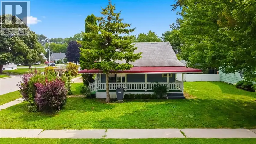 Detached at 641 MAPLE AVENUE, Sarnia