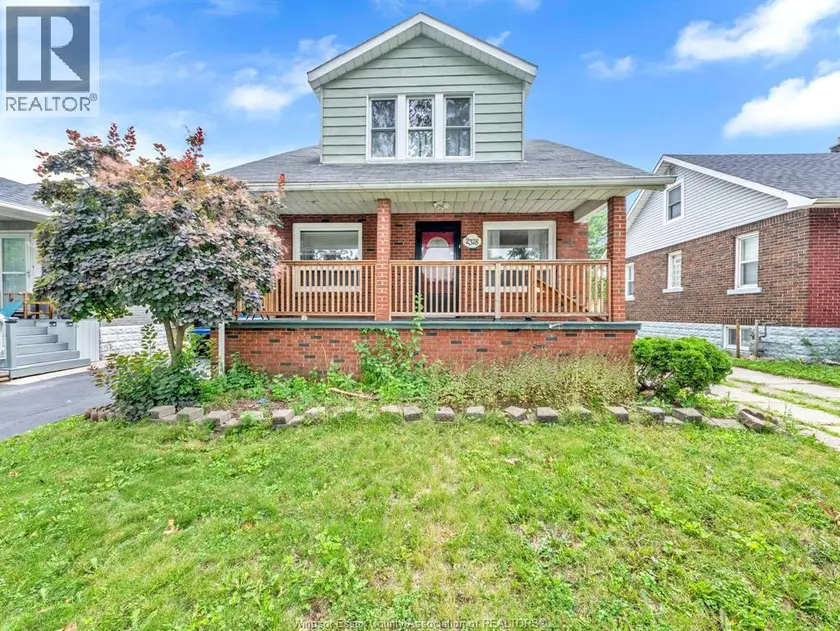 Detached at 2318 CHANDLER, Windsor