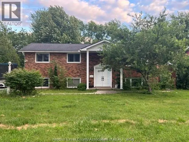 Detached at 9542 MALDEN ROAD, Amherstburg