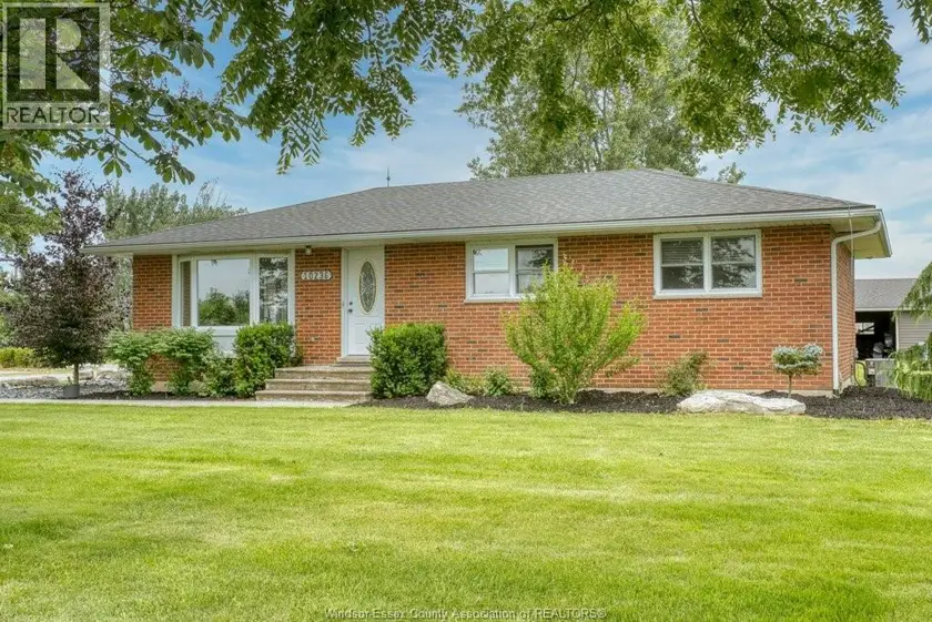 Detached at 10236 COUNTY RD 11, Amherstburg