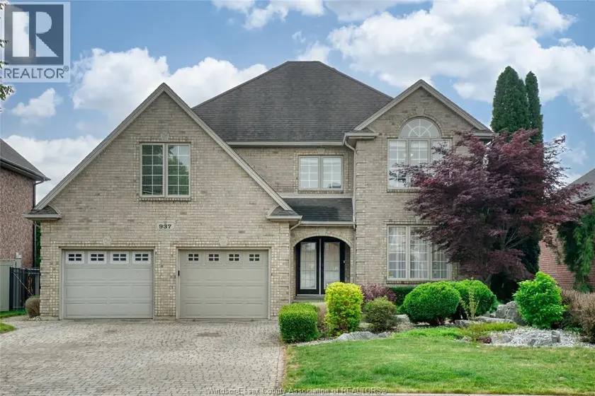 Detached at 937 PAVAN, Windsor