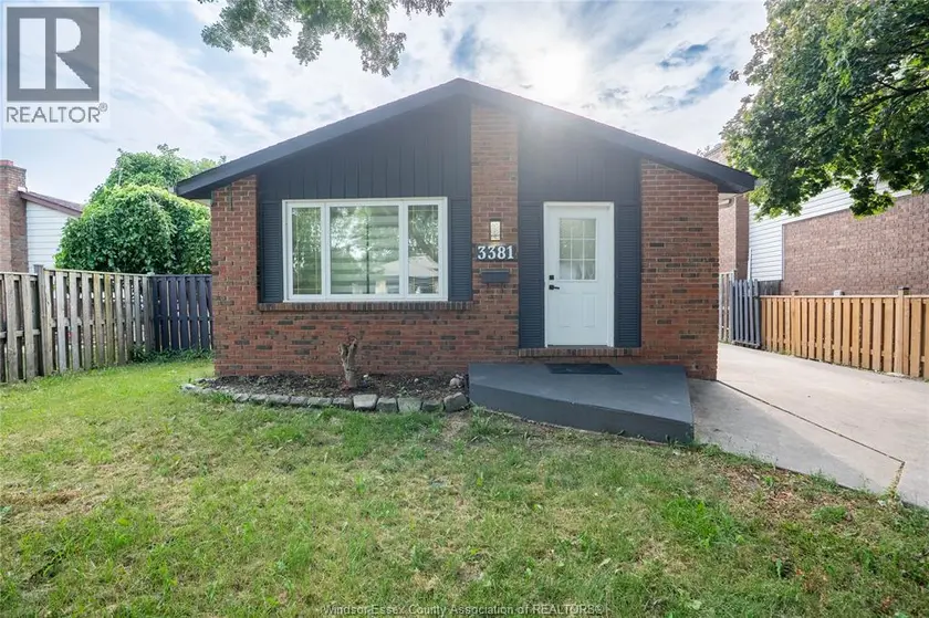 Detached at 3381 Pineview CRESCENT, Windsor