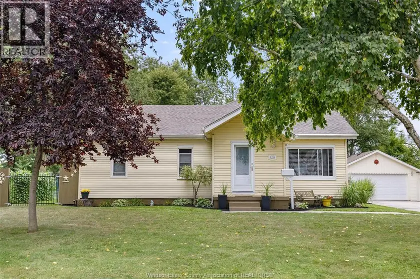 Detached at 1233 Croydon DRIVE, LaSalle