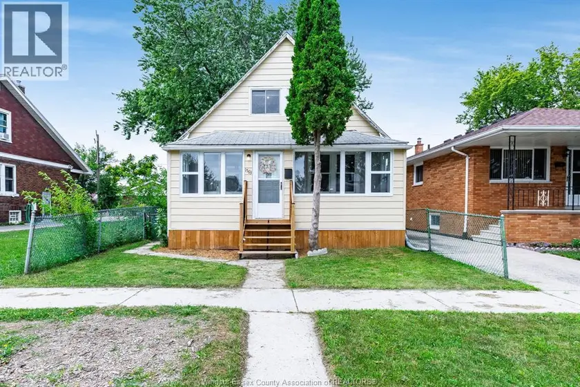 Detached at 1563 Albert ROAD, Windsor