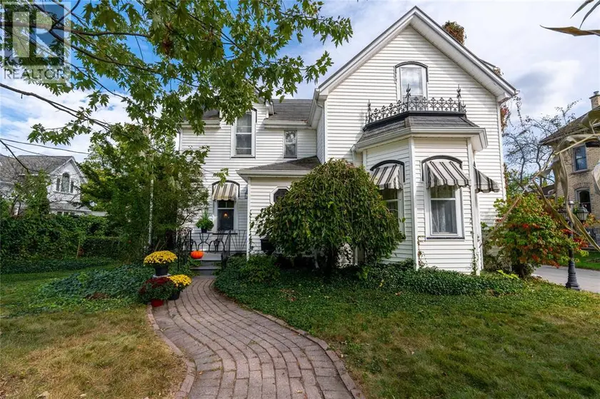 Detached at 438 Emmeline STREET, Petrolia