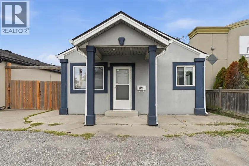 Detached at 3453 WALKER ROAD, Windsor