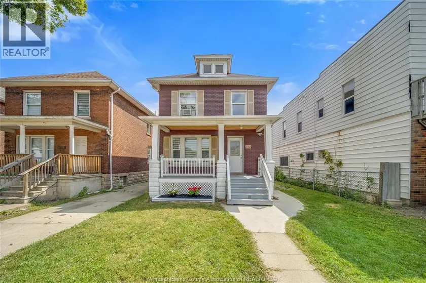 Detached at 392 CURRY AVENUE, Windsor