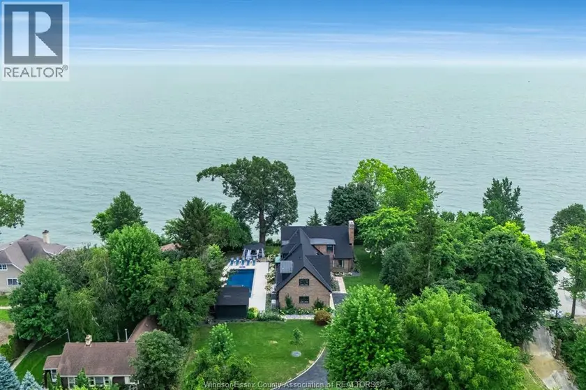 Detached at 24 Bayshore, Leamington