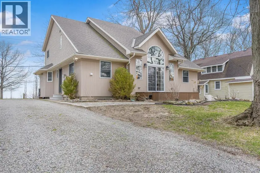 Detached at 17938 Lakeshore ROAD, Rondeau Park