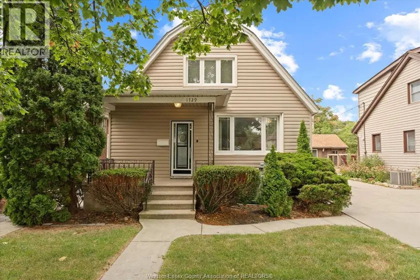 Detached at 1729 WINDERMERE, Windsor