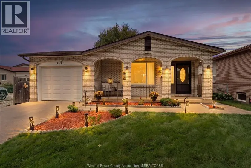 Detached at 2791 GARVEY CRESCENT, Windsor