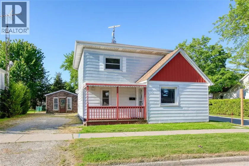 Detached at 6887 TECUMSEH, Lakeshore