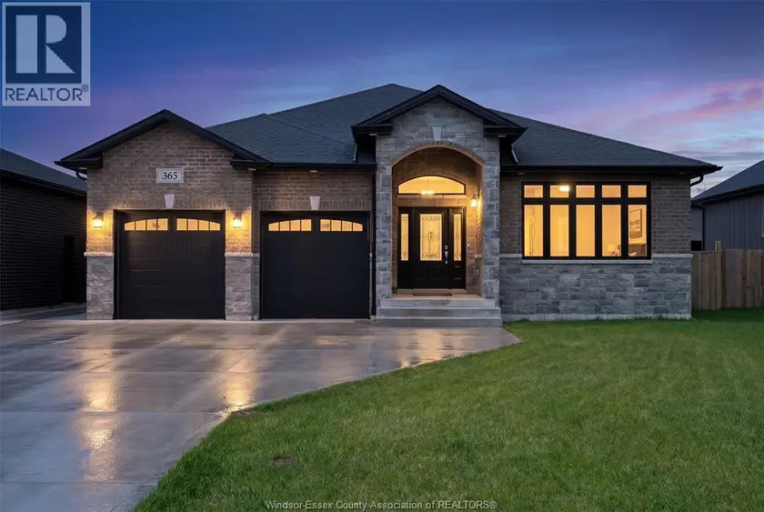 Detached at 365 COUNTY RD 2, Belle River