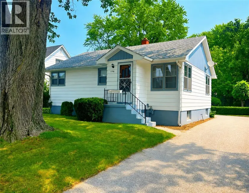 Detached at 1196 Carr STREET, Sarnia