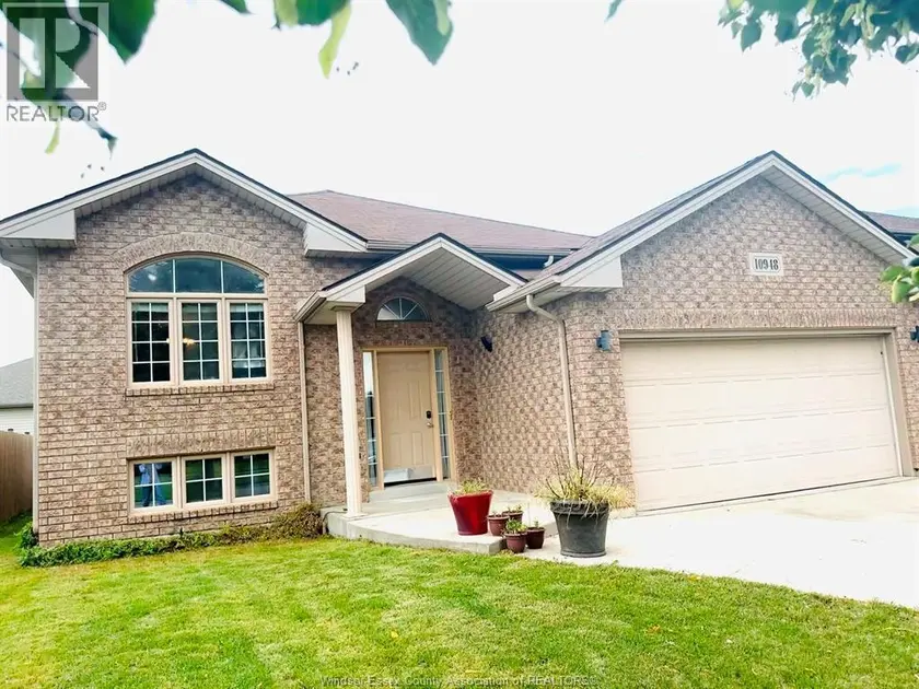 Detached at 10948 LITTLE RIVER BOULEVARD, Windsor
