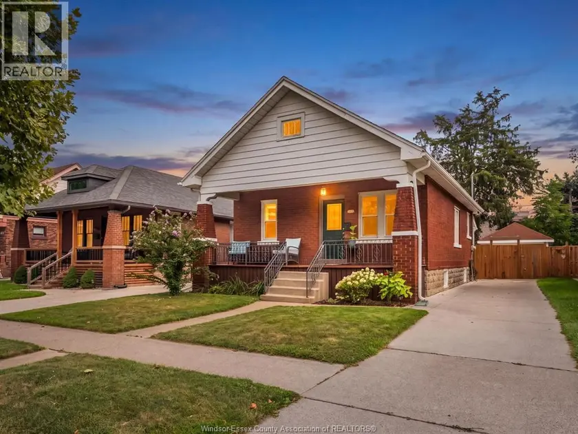 Detached at 2220 LINCOLN ROAD, Windsor