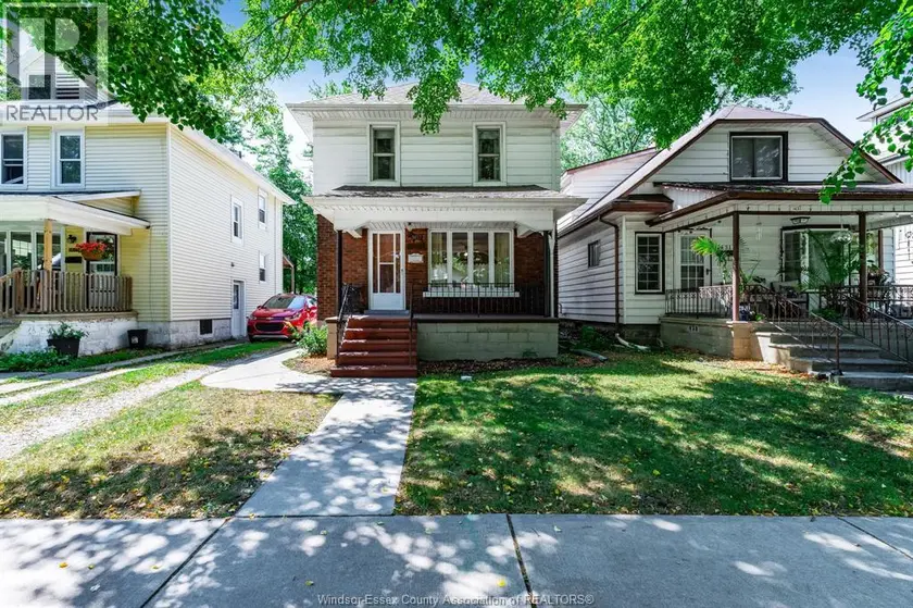 Detached at 1437 Gladstone AVENUE, Windsor