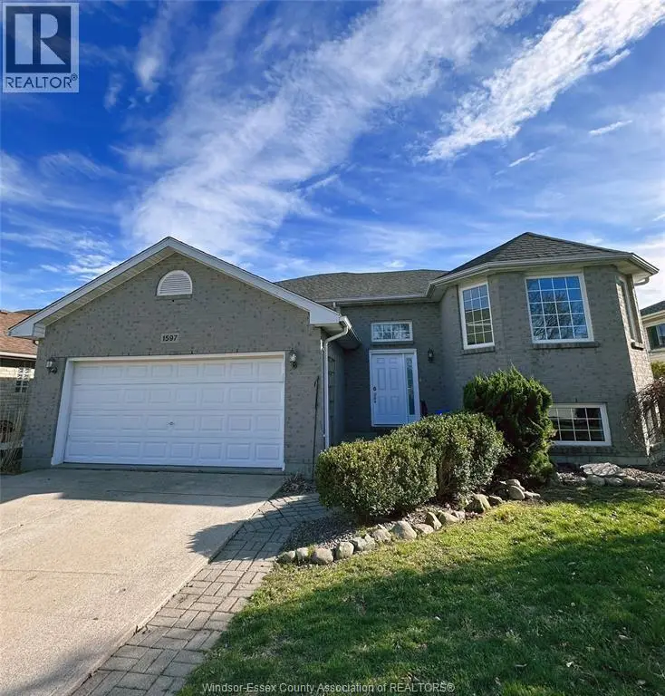 Detached at 1597 WHITEWOOD, Lakeshore