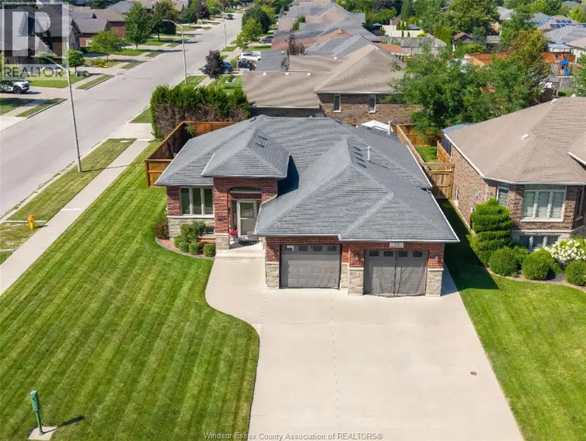 Detached at 35 MARSHWOODS BOULEVARD, Kingsville