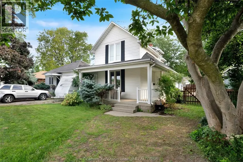 Detached at 273 St Clair STREET, Chatham