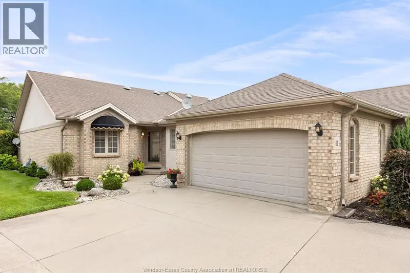Townhouse at 41 Cherokee Lane, Leamington