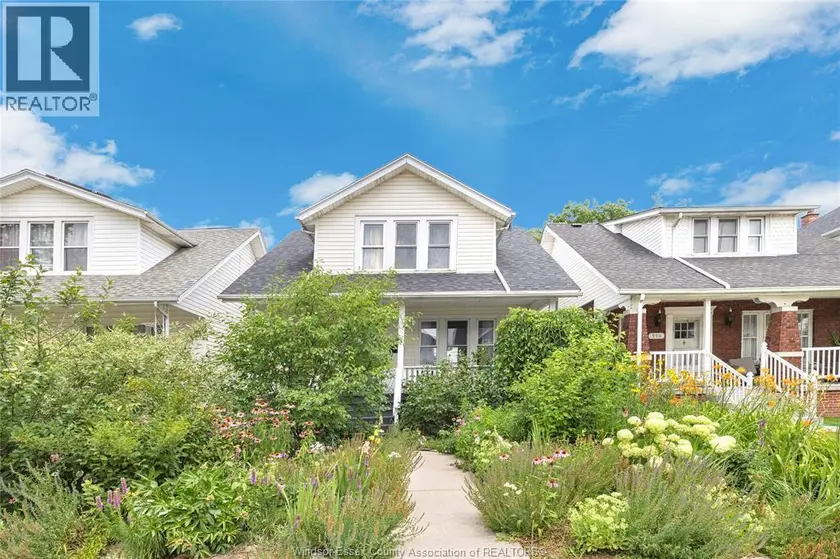Detached at 946 MOY, Windsor