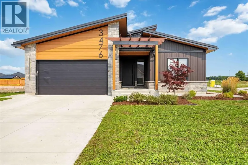 Detached at 3476 PAUL CRESCENT, Plympton-Wyoming