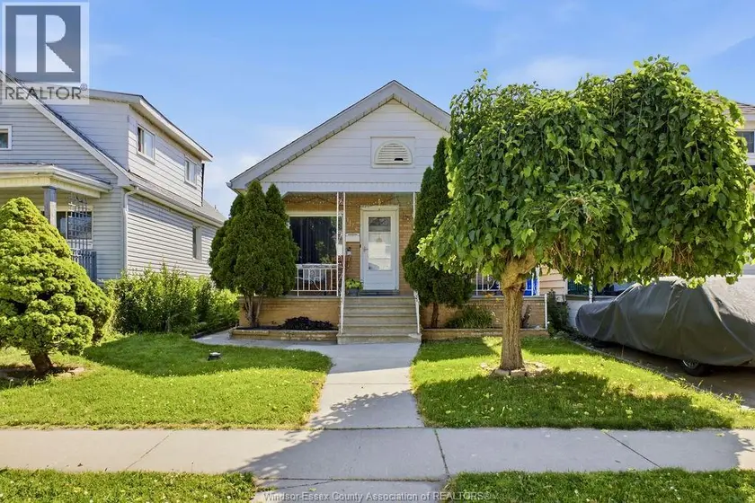 Detached at 1172 MARION AVENUE, Windsor