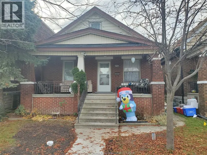 Detached at 1097 Elsmere AVENUE, Windsor