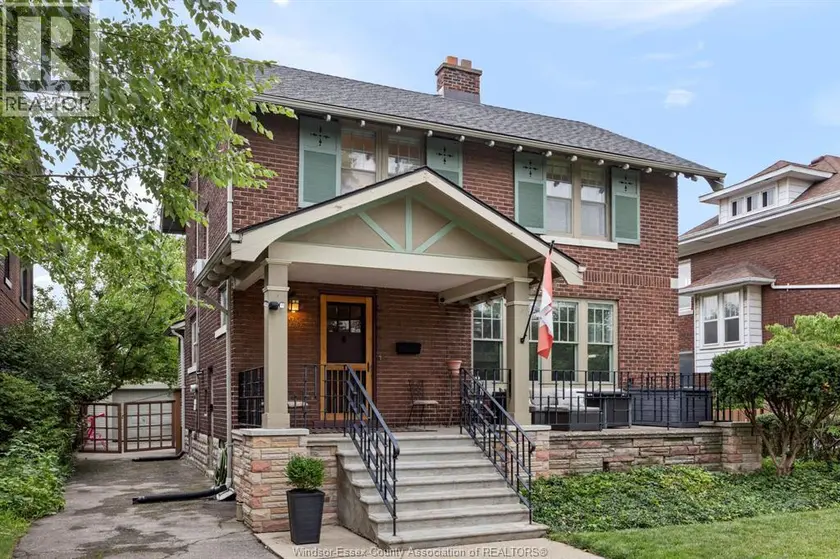 Detached at 1528 VICTORIA AVENUE, Windsor