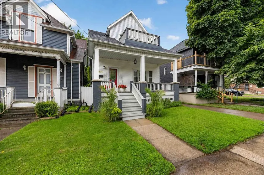 Detached at 215 GEORGE STREET, Sarnia