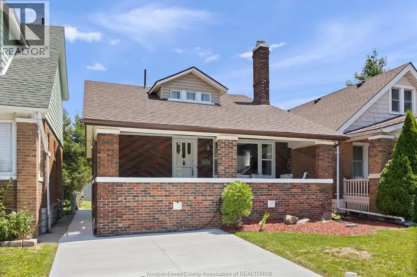 Detached at 1422 Elsmere AVENUE, Windsor