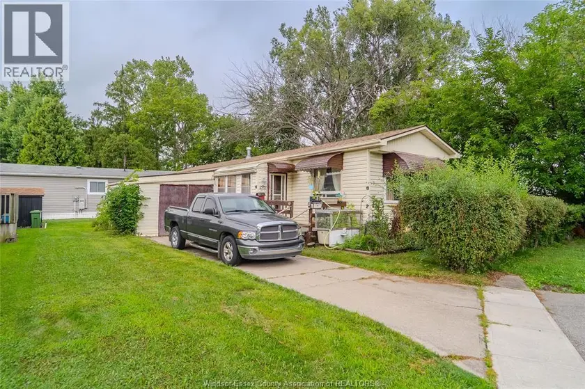 Detached at 293 Forest PLACE, Essex