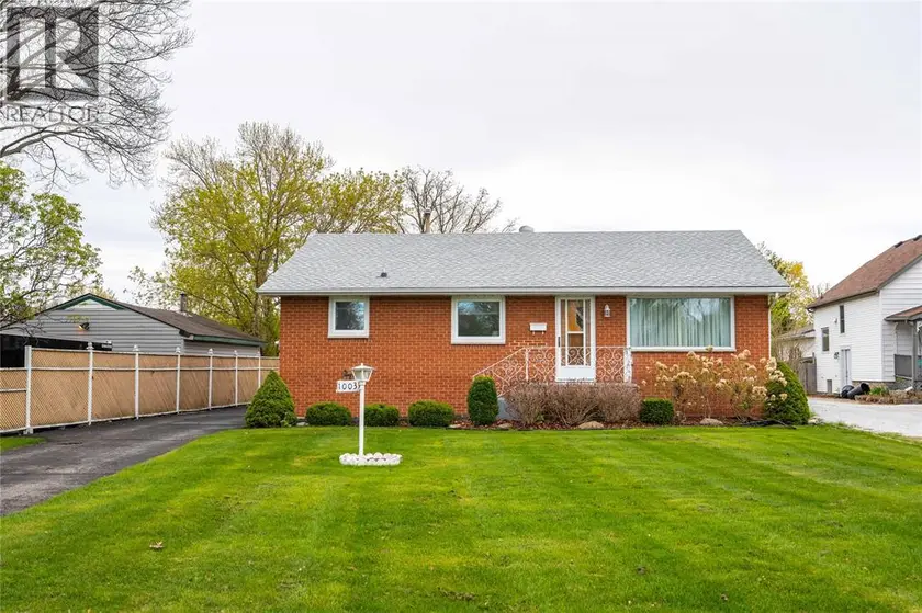 Detached at 1003 MICHIGAN AVENUE, Sarnia