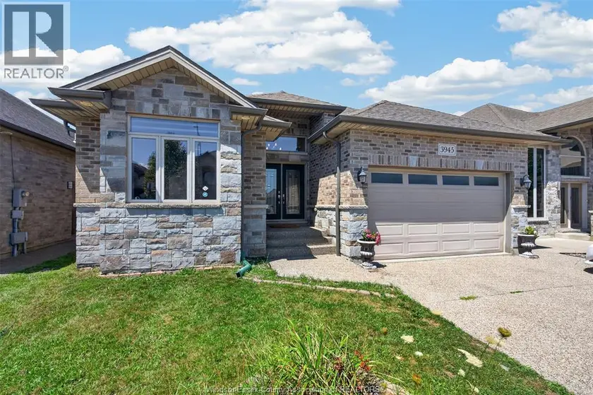 Detached at 3945 ZANZIBAR CRESCENT, Windsor