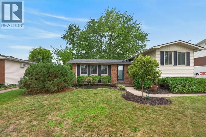 Detached at 10650 Atwater CRESCENT, Windsor
