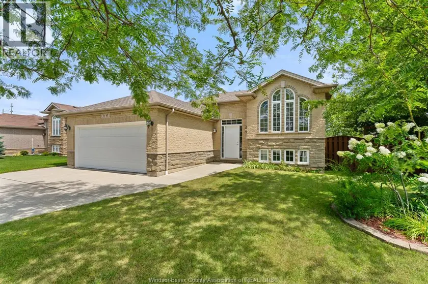Detached at 17 Hazel CRESCENT, Kingsville