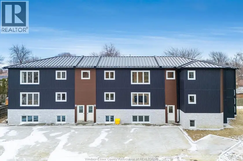 Apartment at 4 Bruce AVENUE Unit# 8, Leamington