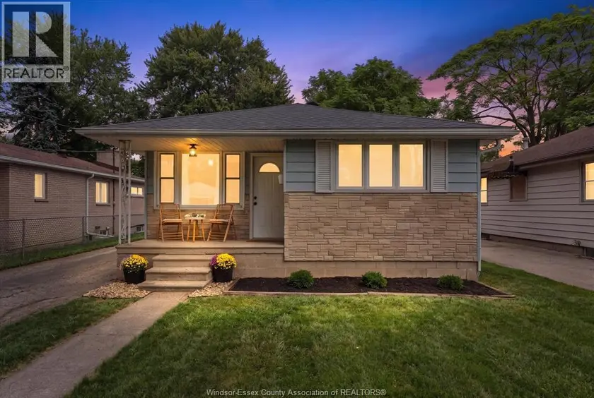 Detached at 1776 GLENDALE AVENUE, Windsor