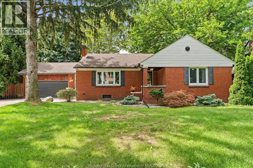 Detached at 3325 CHURCH STREET, Windsor