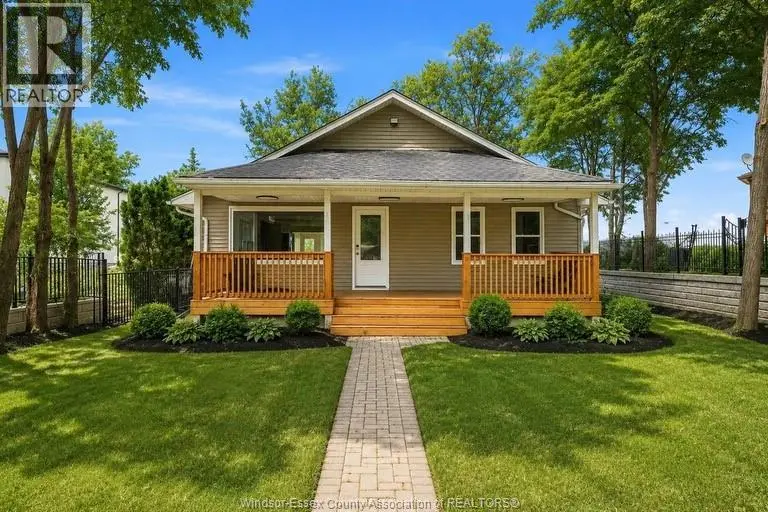 Detached at 546 PEARL, Lakeshore