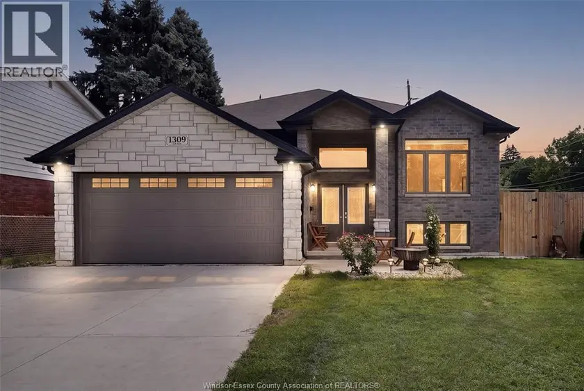 Detached at 1309 CHAPPELL AVENUE, Windsor